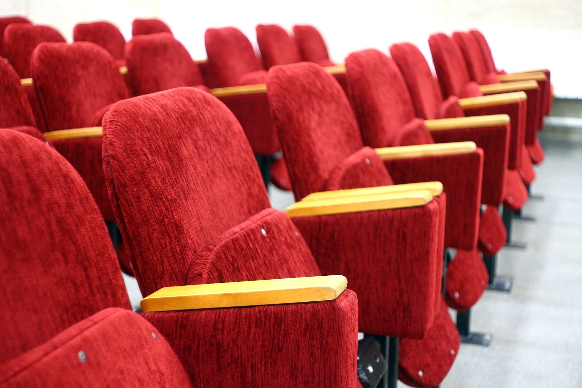 Theaterstoelen en bioscoopstoelen reinigen Voorthuizen